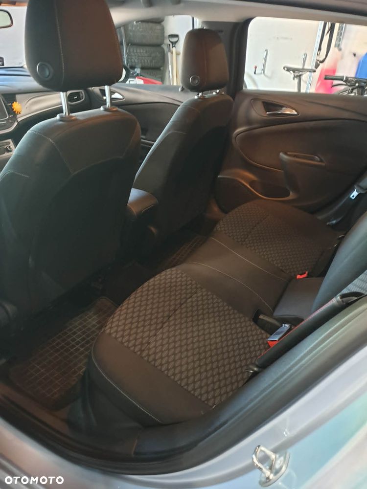 Opel Astra 1.4 T Dynamic - 3