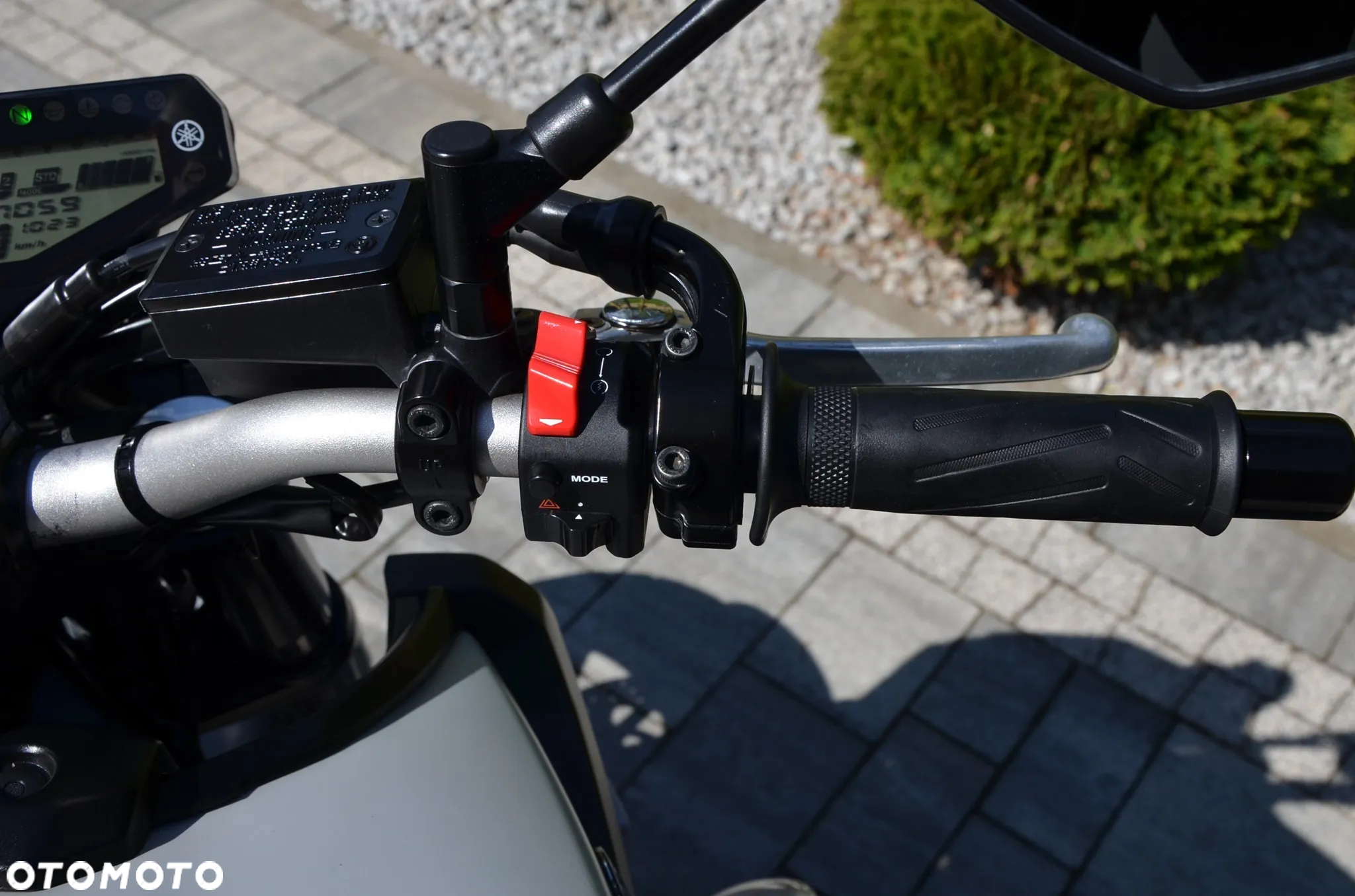 Yamaha MT - 16