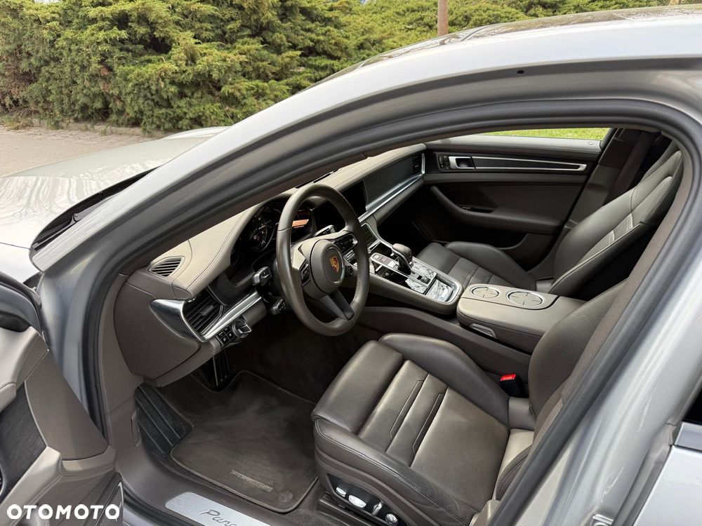 Porsche Panamera 4 - 9