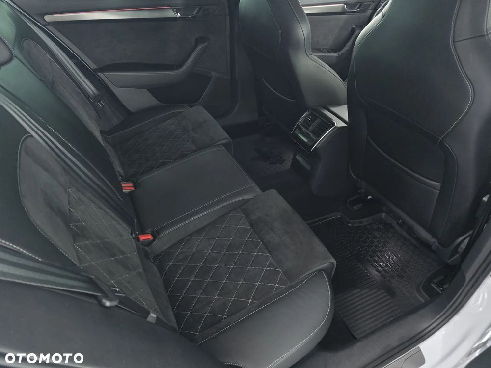 Skoda Superb 1.5 TSI Sportline DSG - 11