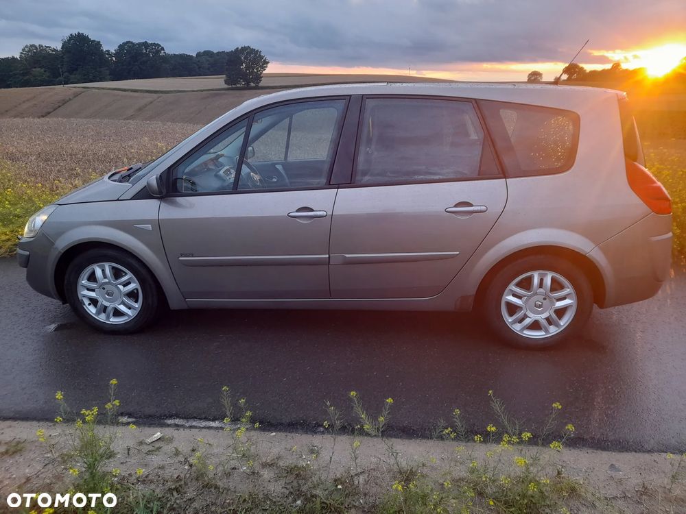 Renault Scenic 2.0 16V Emotion Plus - 13