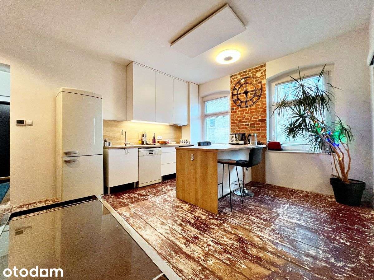* 2 pokoje / po remoncie / Manhattan *