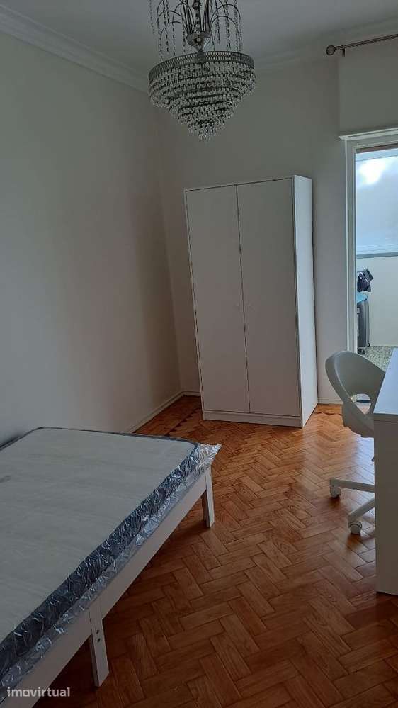 Quarto centro Carcavelos 450 euros com agua, luz e gás incluído - Grande imagem: 5/6