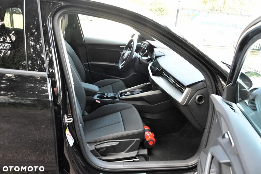 Audi A3 Limousine 30 TFSI mHEV S tronic - 16