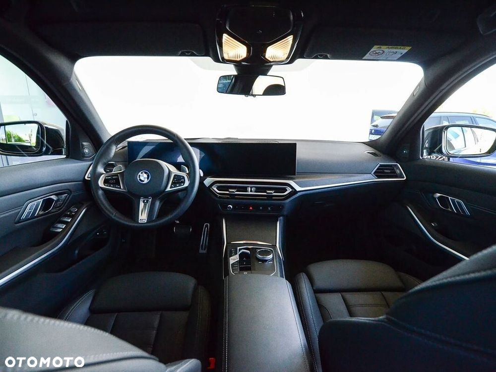 BMW Seria 3 330e xDrive M Sport sport - 4