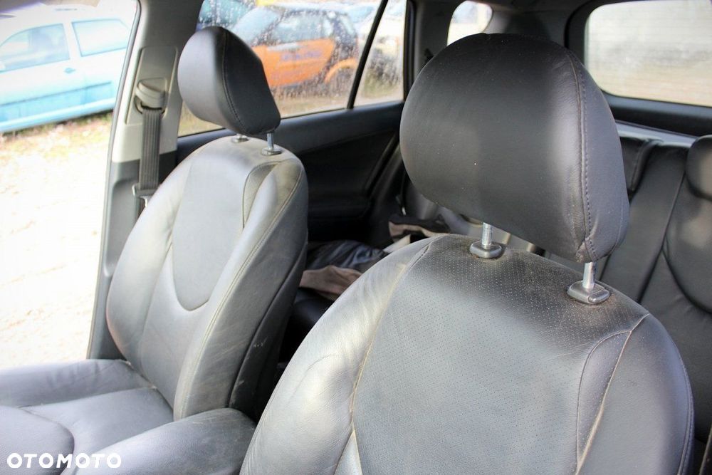 Toyota Rav4 III XA3 2006 2.2D-CAT 2AD-FHV Suv (MASKA, ZDERZAK, LAMPA, BŁOTNIK, DRZWI, SZYBA, FOTEL) - 10