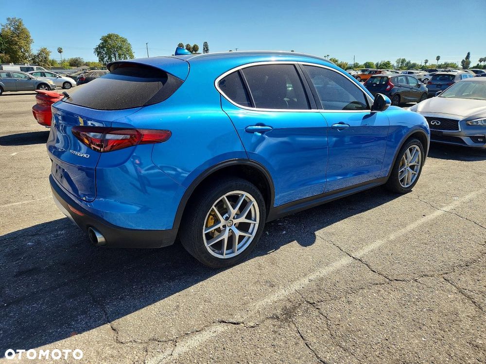 Alfa Romeo Stelvio - 4