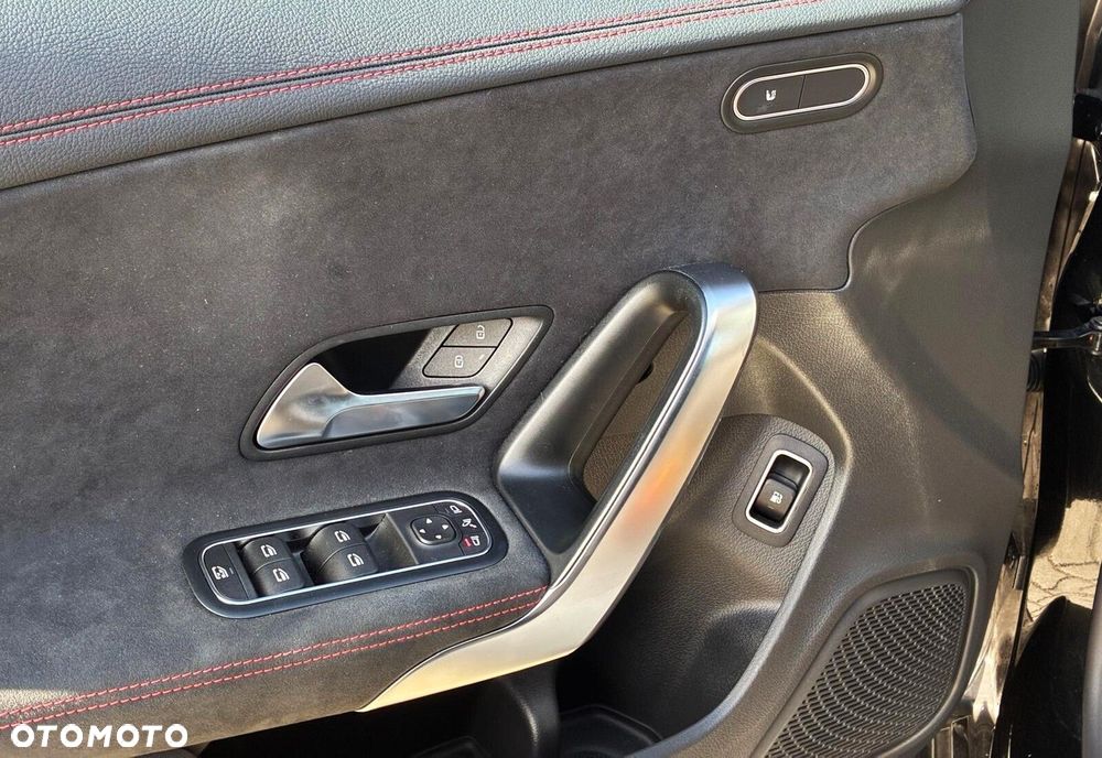 Mercedes-Benz CLA 250 e PHEV AMG Line 8G-DCT - 18