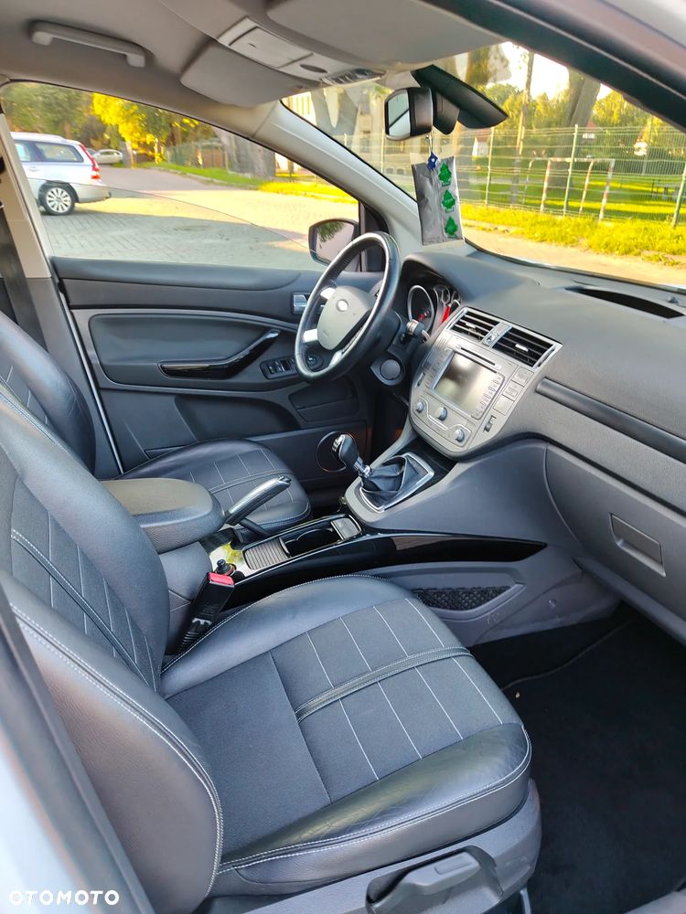 Ford Kuga - 11