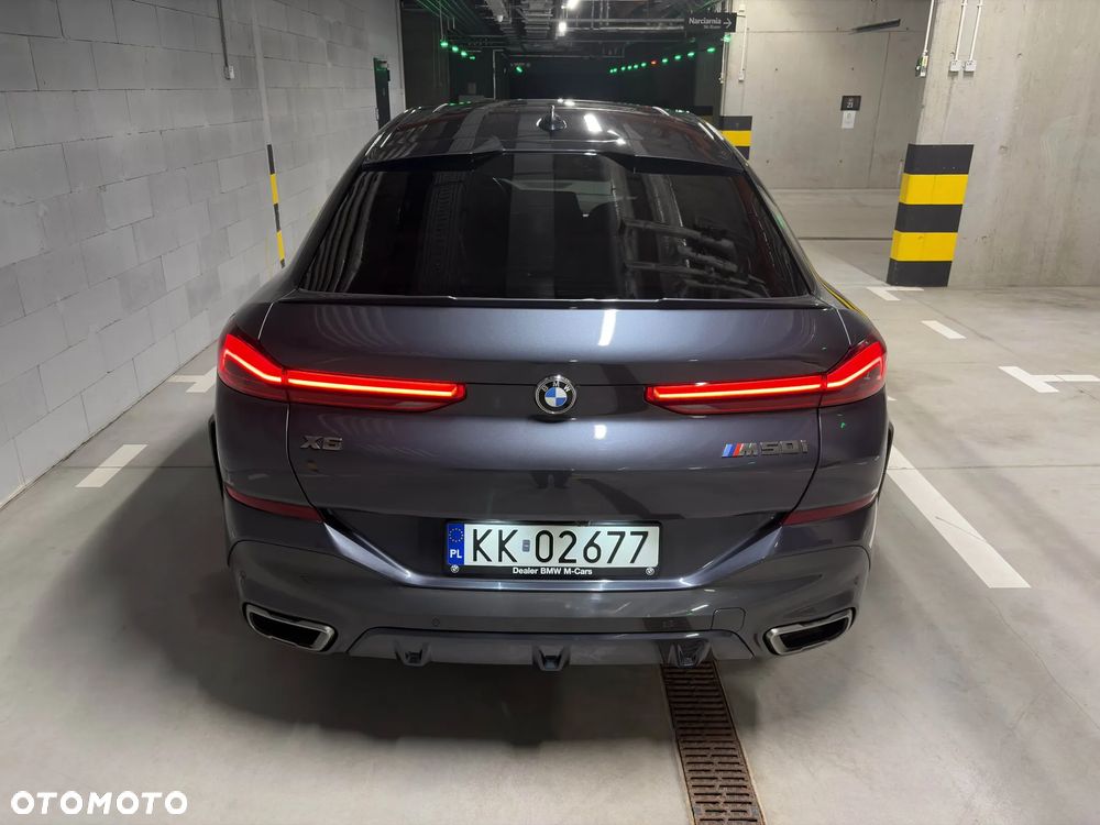 BMW X6 M50i - 11