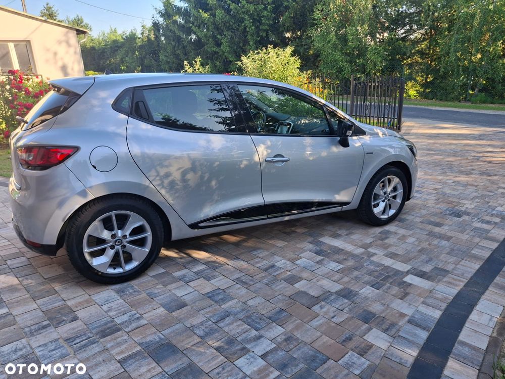 Renault Clio 1.2 16V 75 Limited - 7