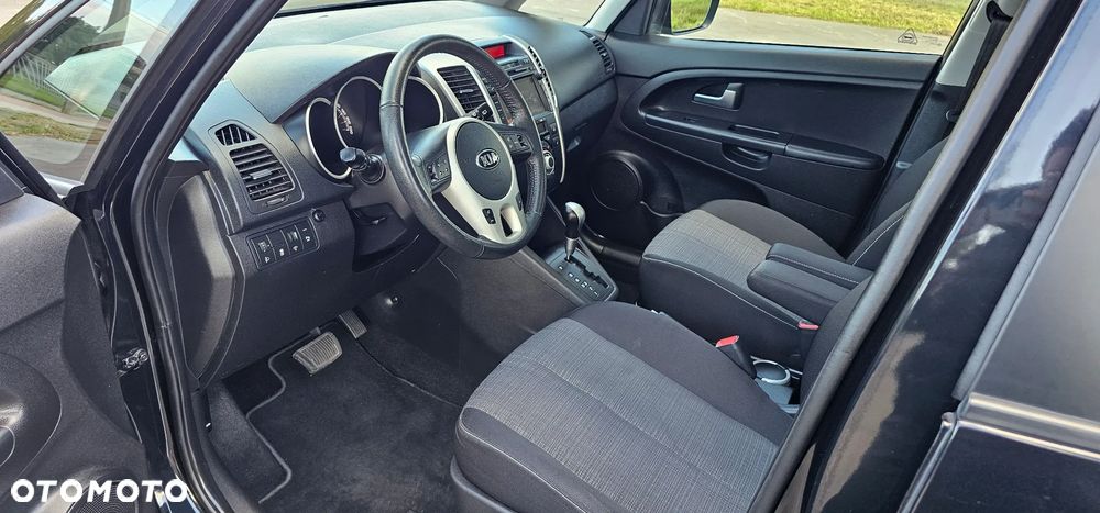 Kia Venga - 25