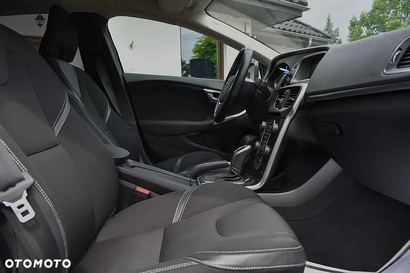 Volvo V40 T2 Geartronic Summum - 7