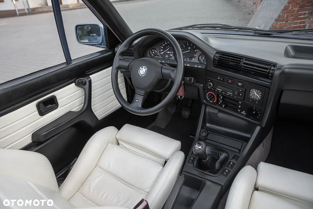 BMW Seria 3 325i - 22