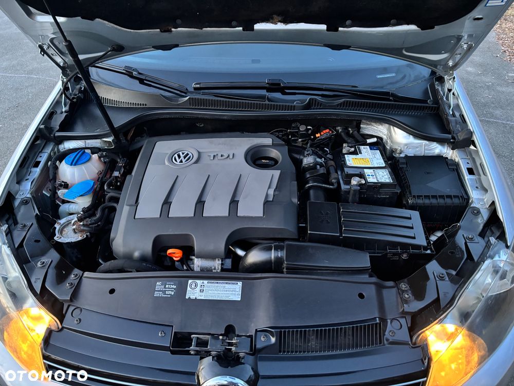 Volkswagen Golf 1.6 TDI DPF Highline - 24