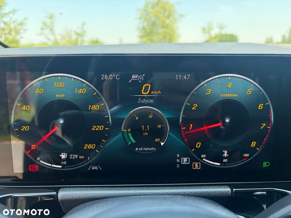 Mercedes-Benz GLA 200 7G-DCT AMG Line - 32