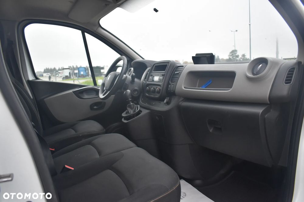 Renault Trafic - 12