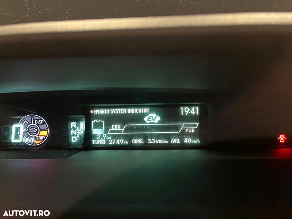 Toyota Prius Plug-in (Hybrid) Life - 20