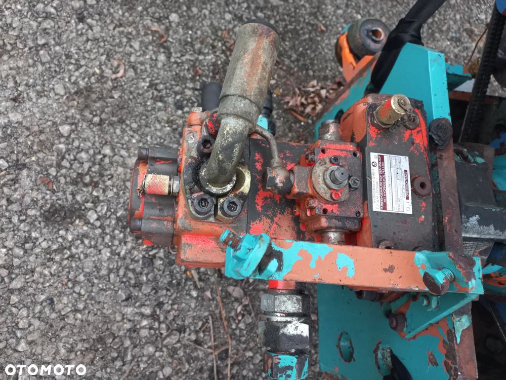 Silnik DEUTZ F6L413FR , pompa hydrauliczna hydromatik A4V.56.HW.1L , 233.19.44.12, GMBH,MECHANIZM NAPĘDOWY,hydromotor,sieczkarnia mengele - 8