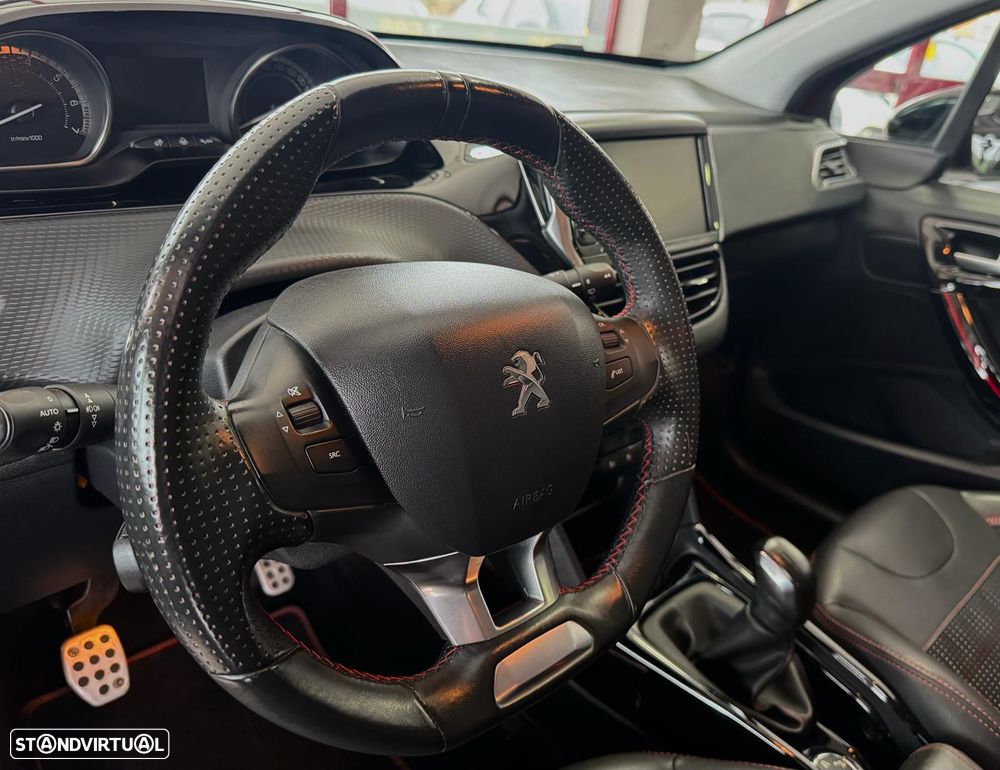 Peugeot 2008 1.2 PureTech GT Line - 17