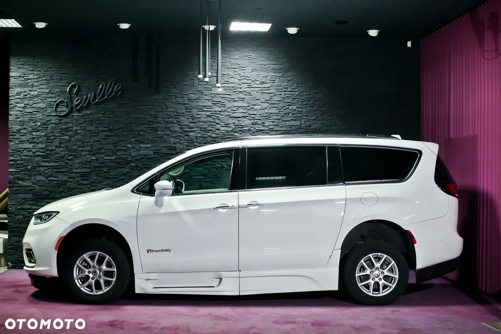 Chrysler Pacifica - 6