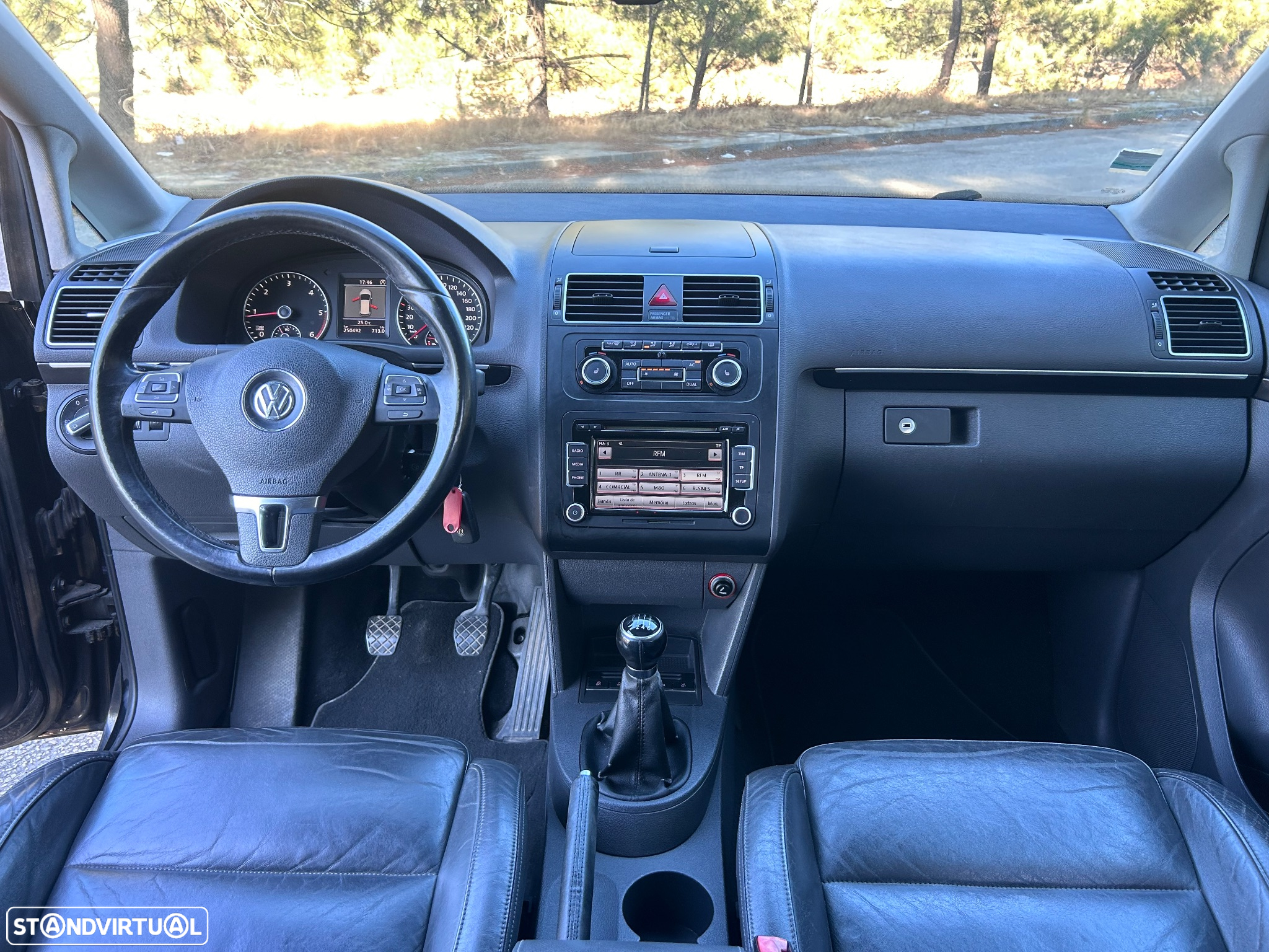 VW Touran 1.6 TDI Blue.Highline 7L - 6