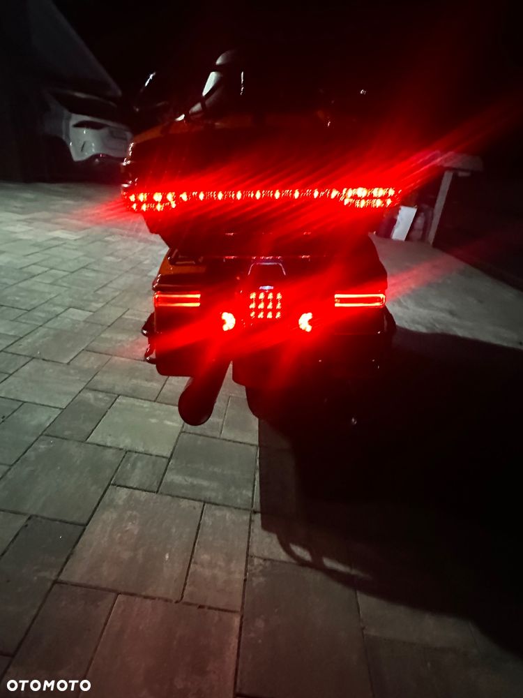 Harley-Davidson Touring Road Glide - 32