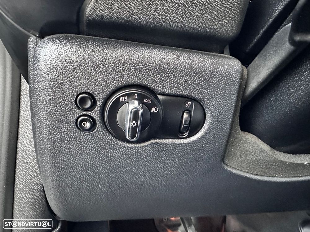 MINI 3 Portas John Cooper Works Auto Desportiva - 24