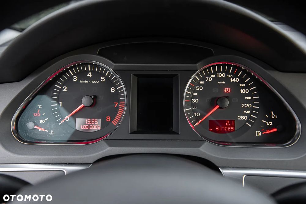 Audi A6 2.4 - 4