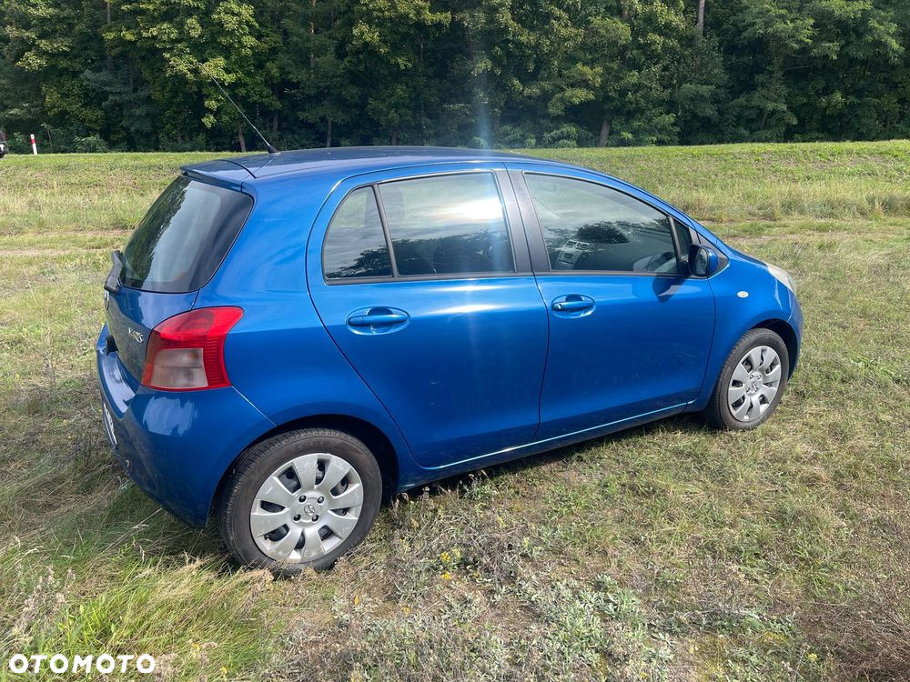 Toyota Yaris 1.3 Sol - 8