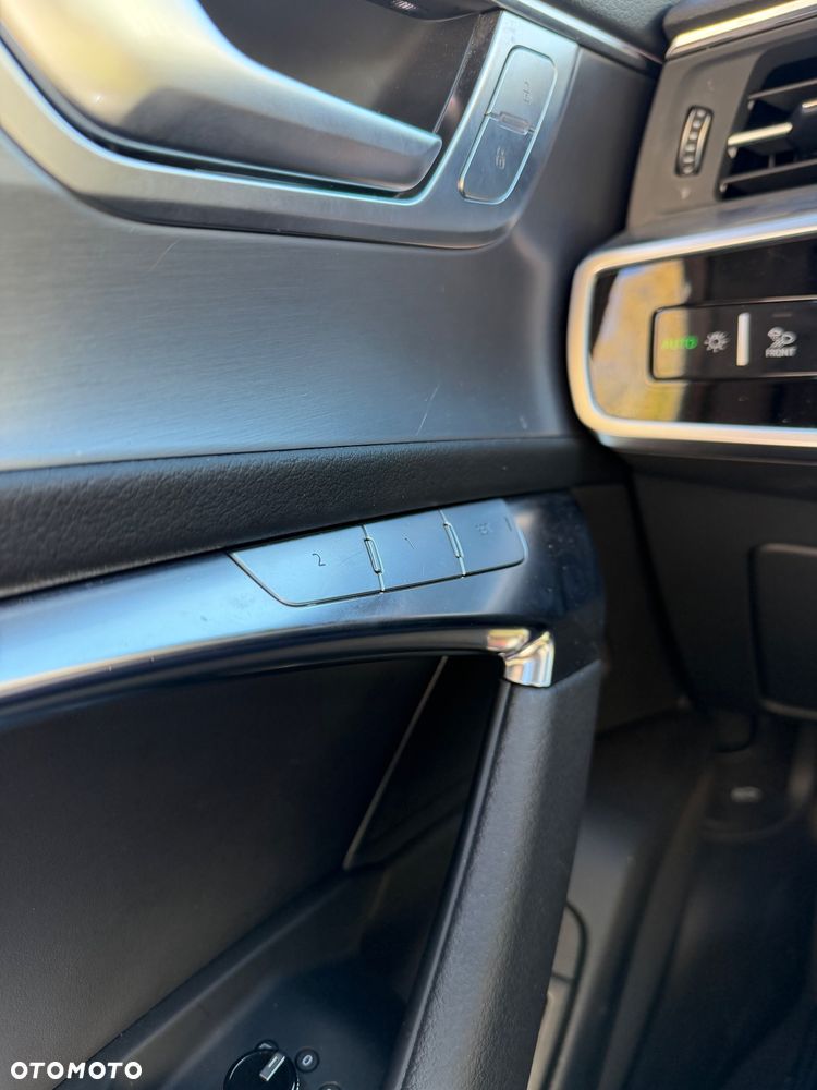 Audi A6 Avant 40 TDI quattro S tronic design - 32