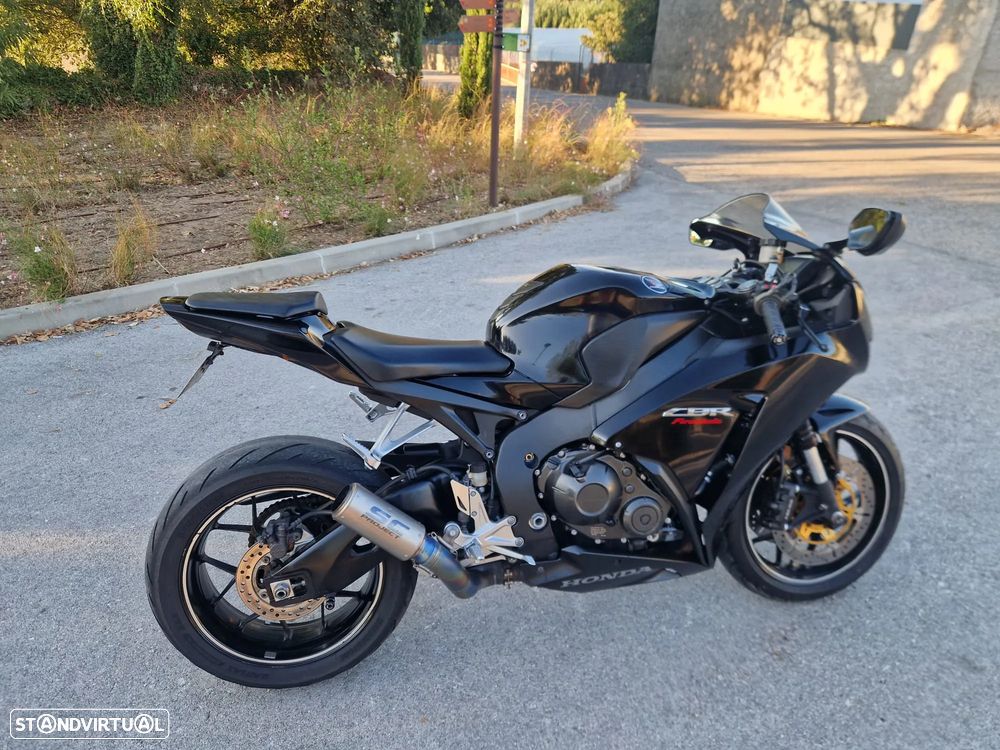 Honda CBR 1000RR  Possível Financiamento - 12