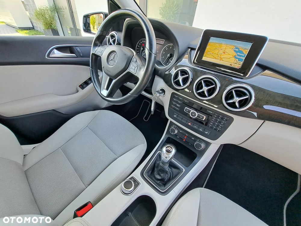 Mercedes-Benz Klasa B 180 (BlueEFFICIENCY) - 6