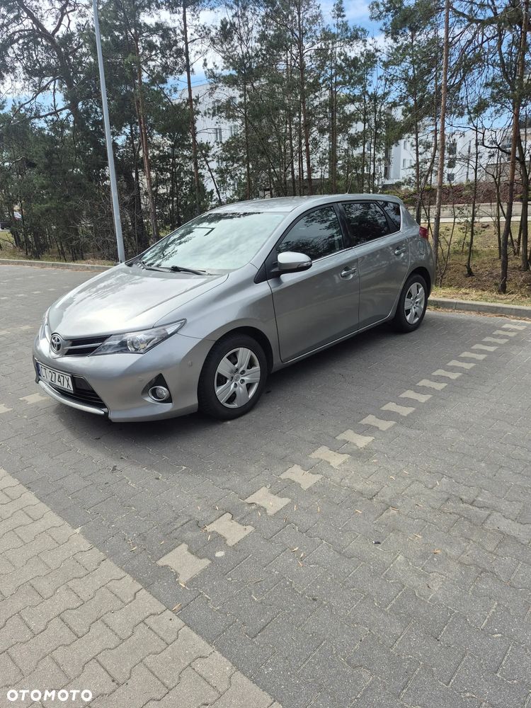 Toyota Auris 1.6 Premium Comfort - 1