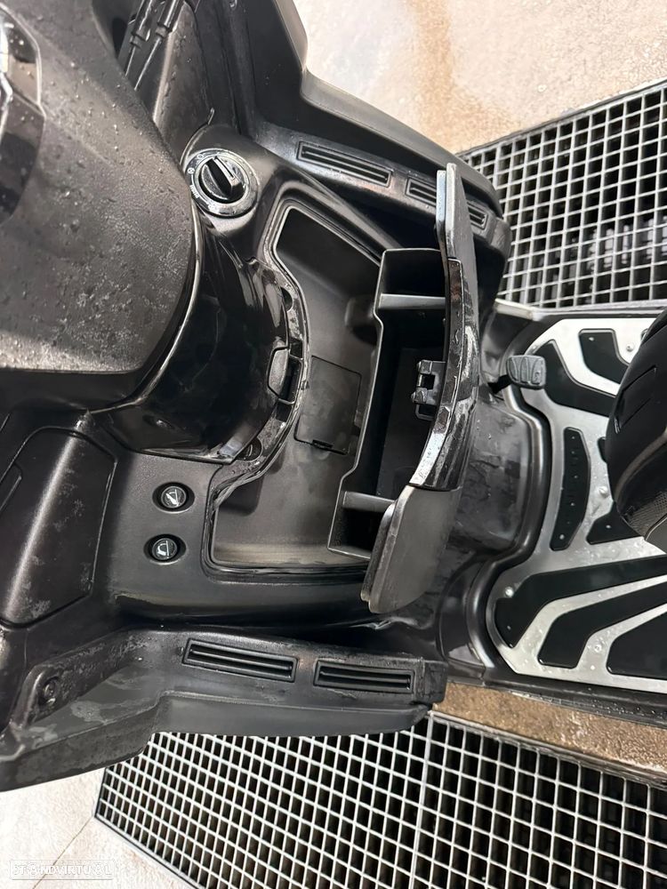 Peugeot Métropolis Black Edition - 10