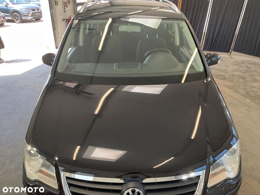 Volkswagen Touran - 8