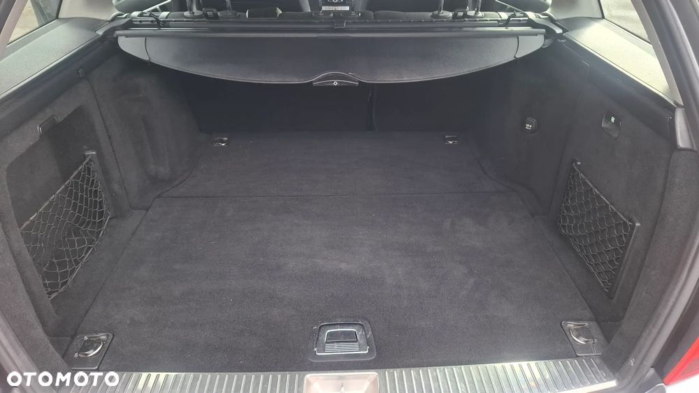 Mercedes-Benz Klasa C 180 CGI BlueEFFICIENCY - 15