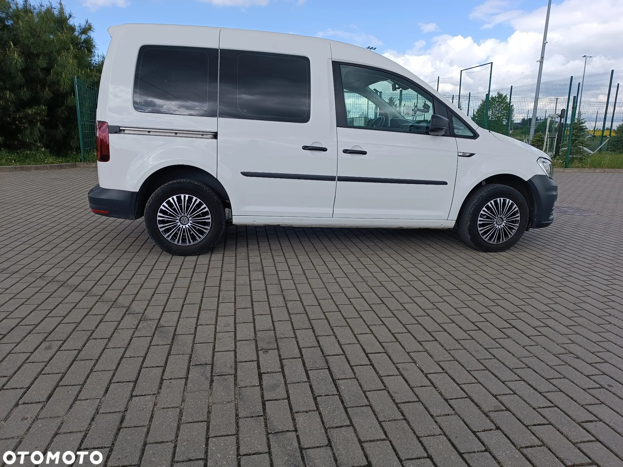 Volkswagen Caddy 2.0 TDI Comfortline - 8