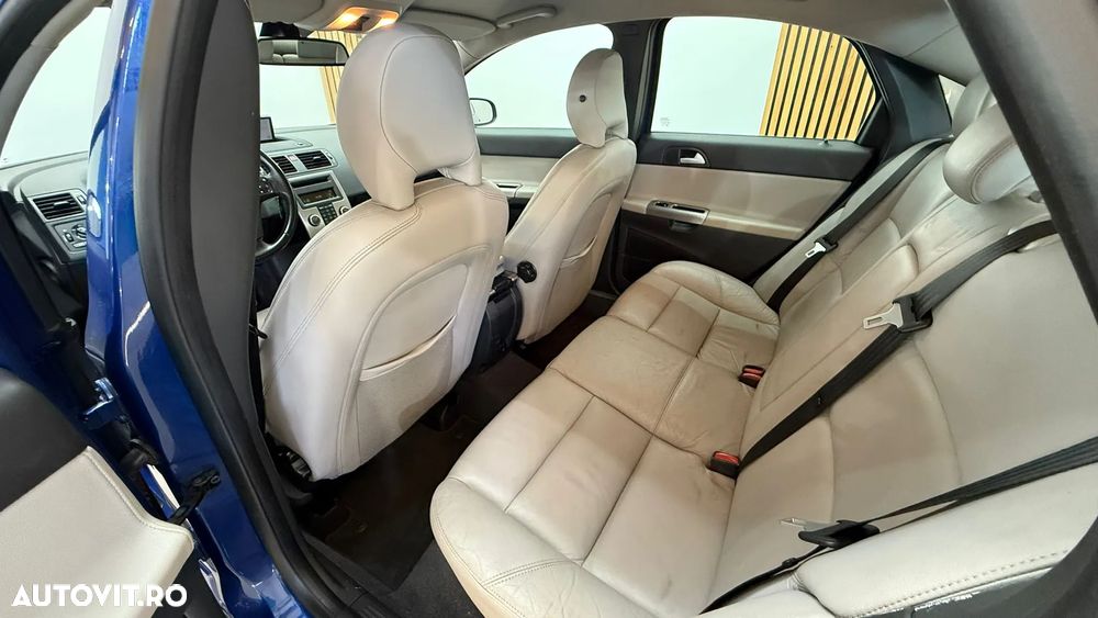 Volvo S40 2.0 - 9