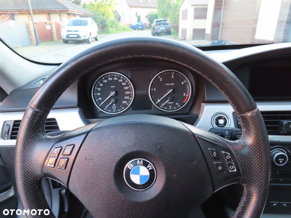 BMW Seria 3 320d - 12