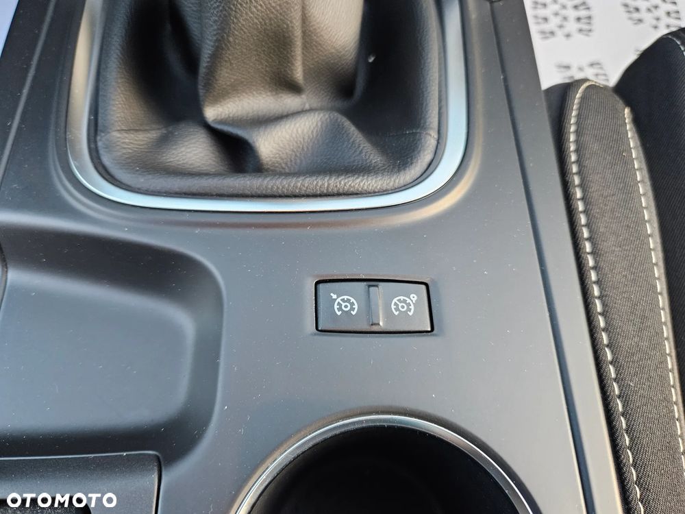 Renault Megane ENERGY TCe 130 EXPERIENCE - 28