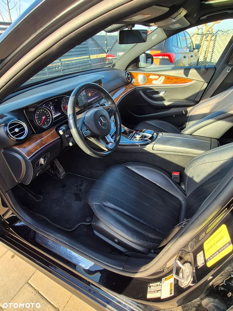 Mercedes-Benz Klasa E 300 9G-TRONIC AMG Line - 11