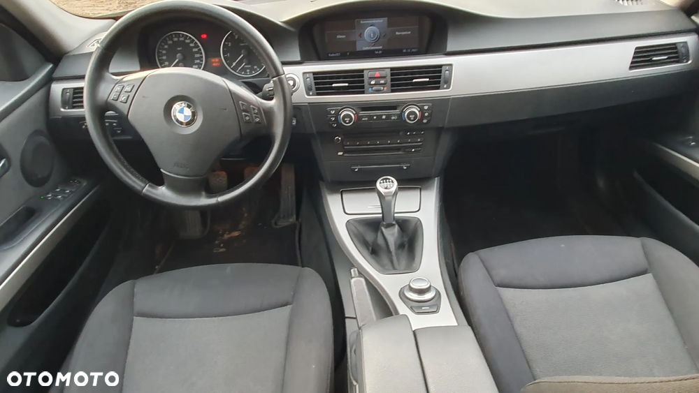 BMW Seria 3 325i - 13