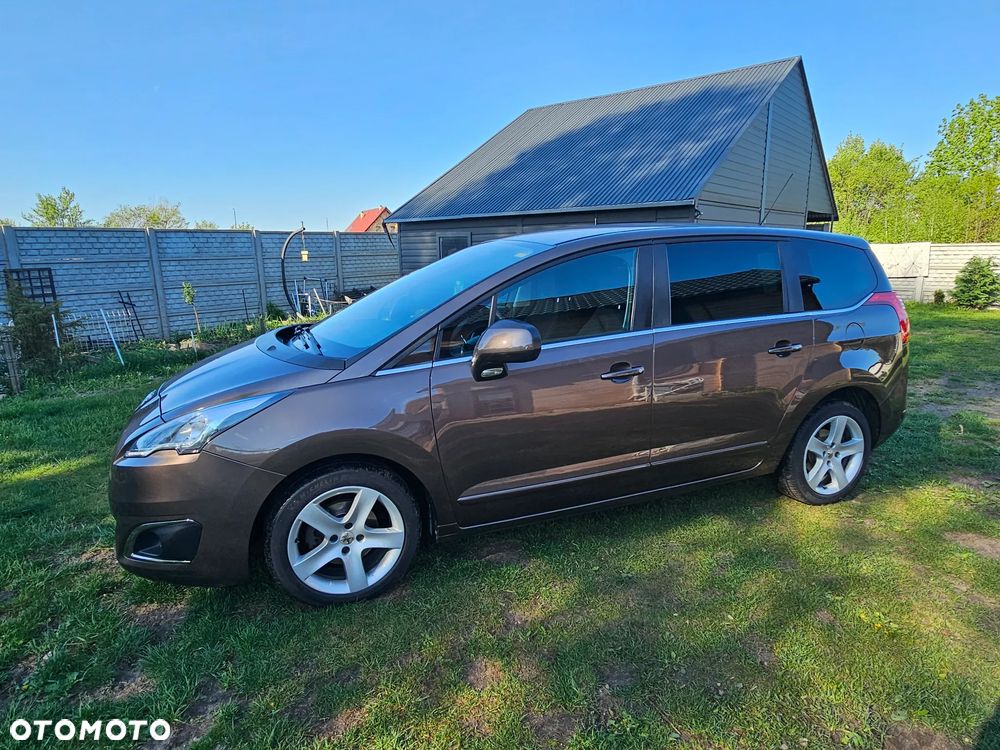 Peugeot 5008 120 VTi Premium - 1