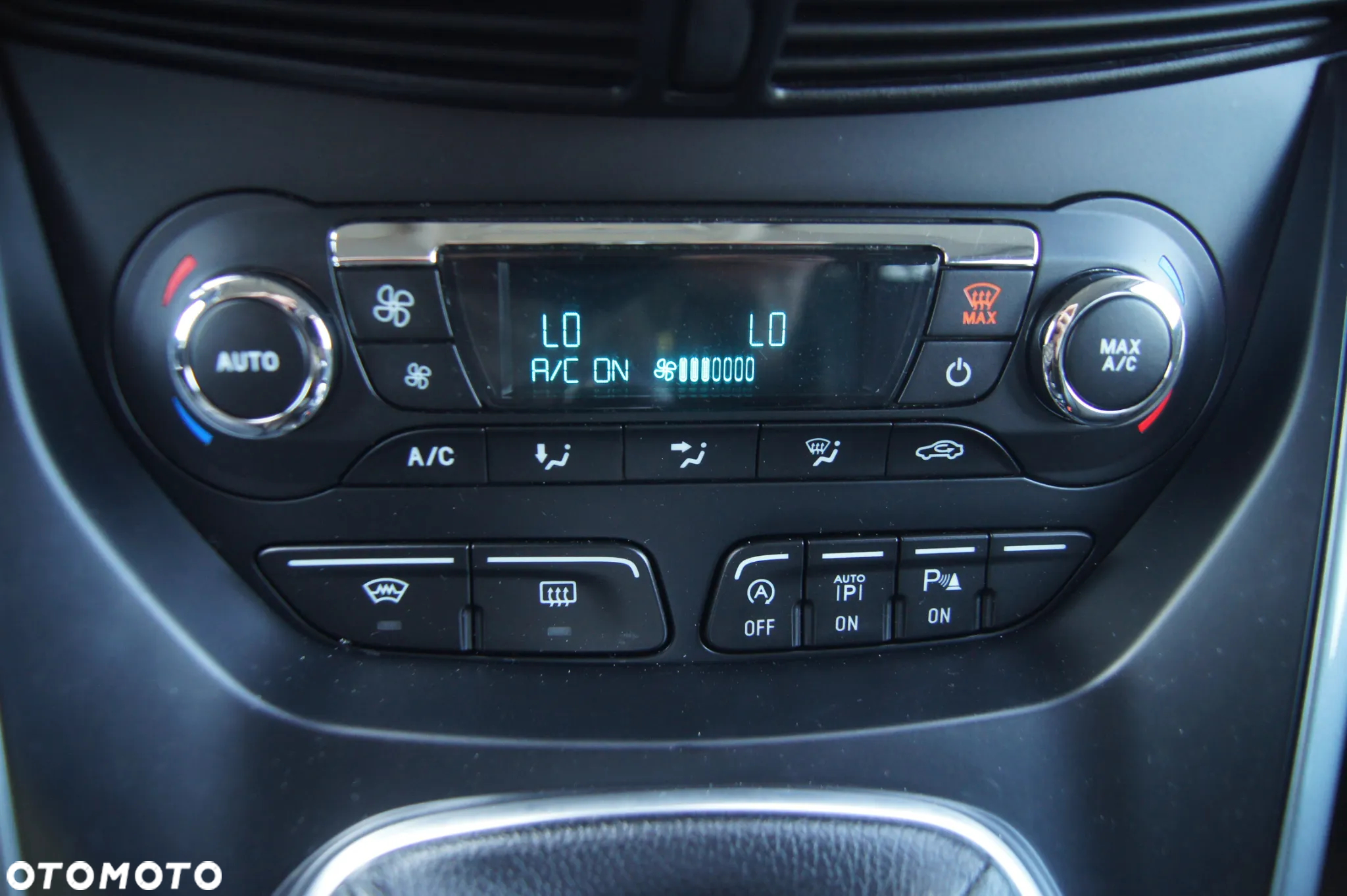 Ford Grand C-MAX 1.6 TDCi Titanium - 28