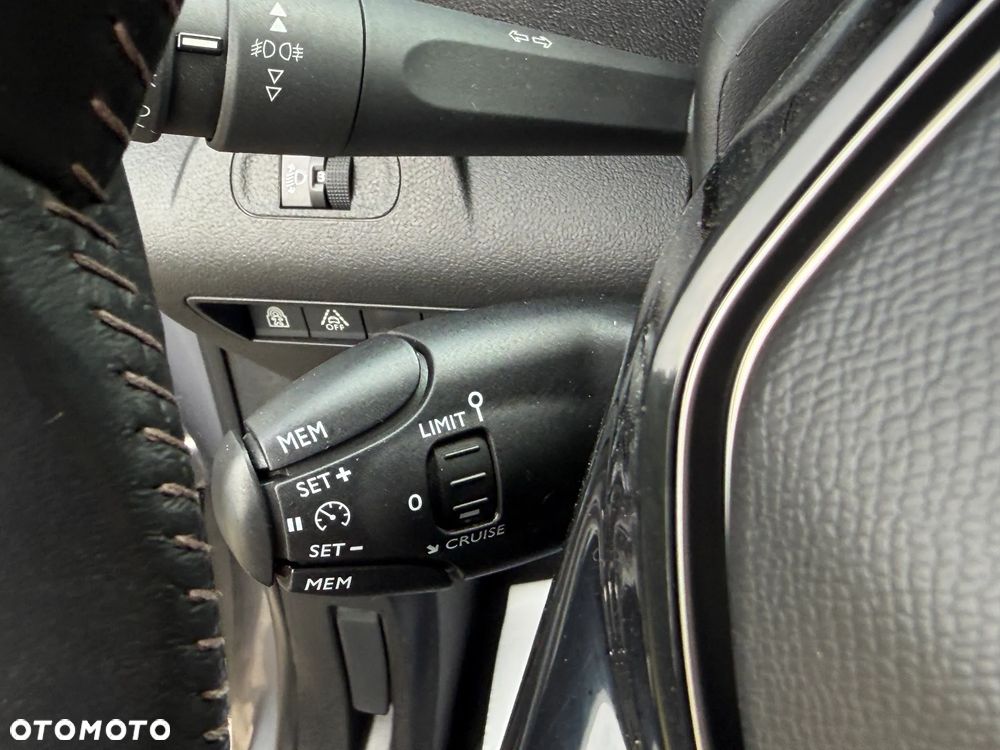 Peugeot Rifter 1.5 BlueHDI Allure S&S - 28
