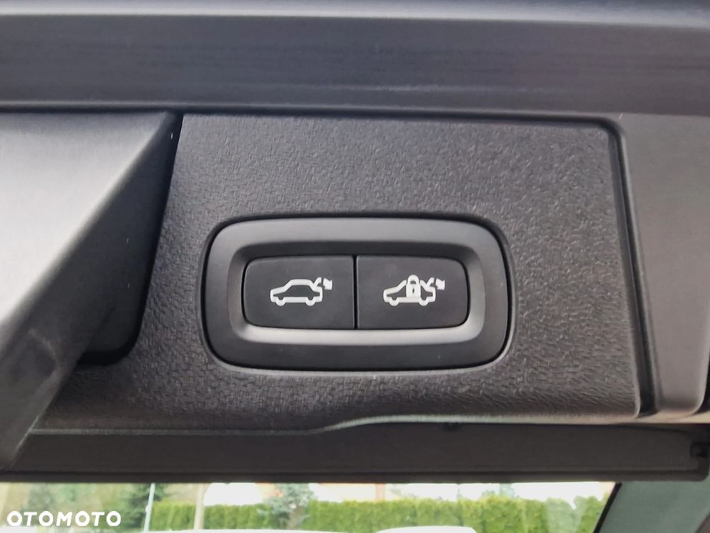 Volvo XC 60 D4 Drive-E Ocean Race - 17