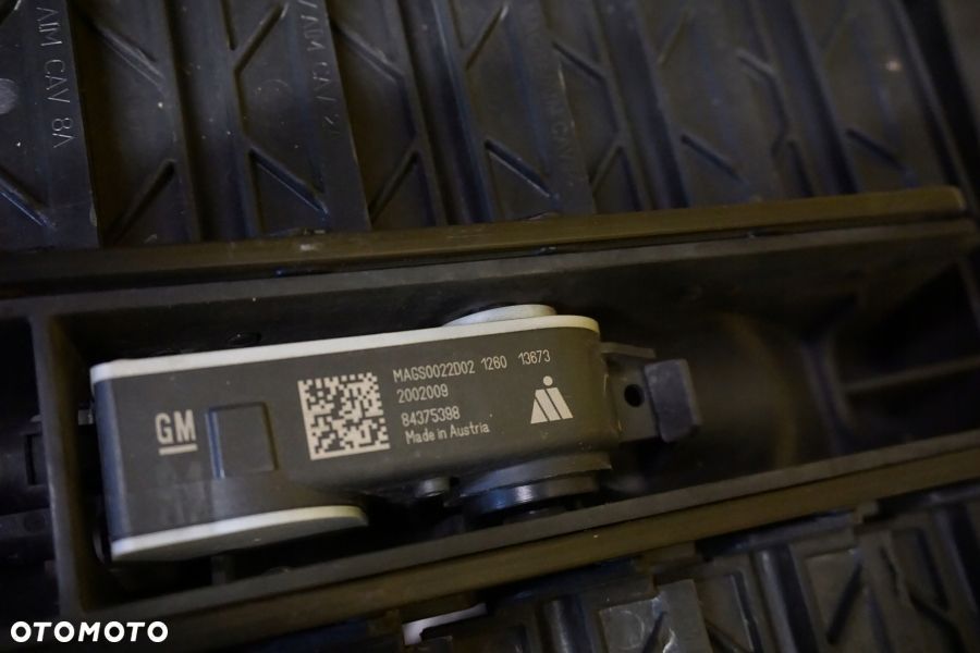 CHEVROLET TAHOE SUBURBAN 2020 - 2023 Wzmocnienie Pas Żaluzja Przód USA - 9