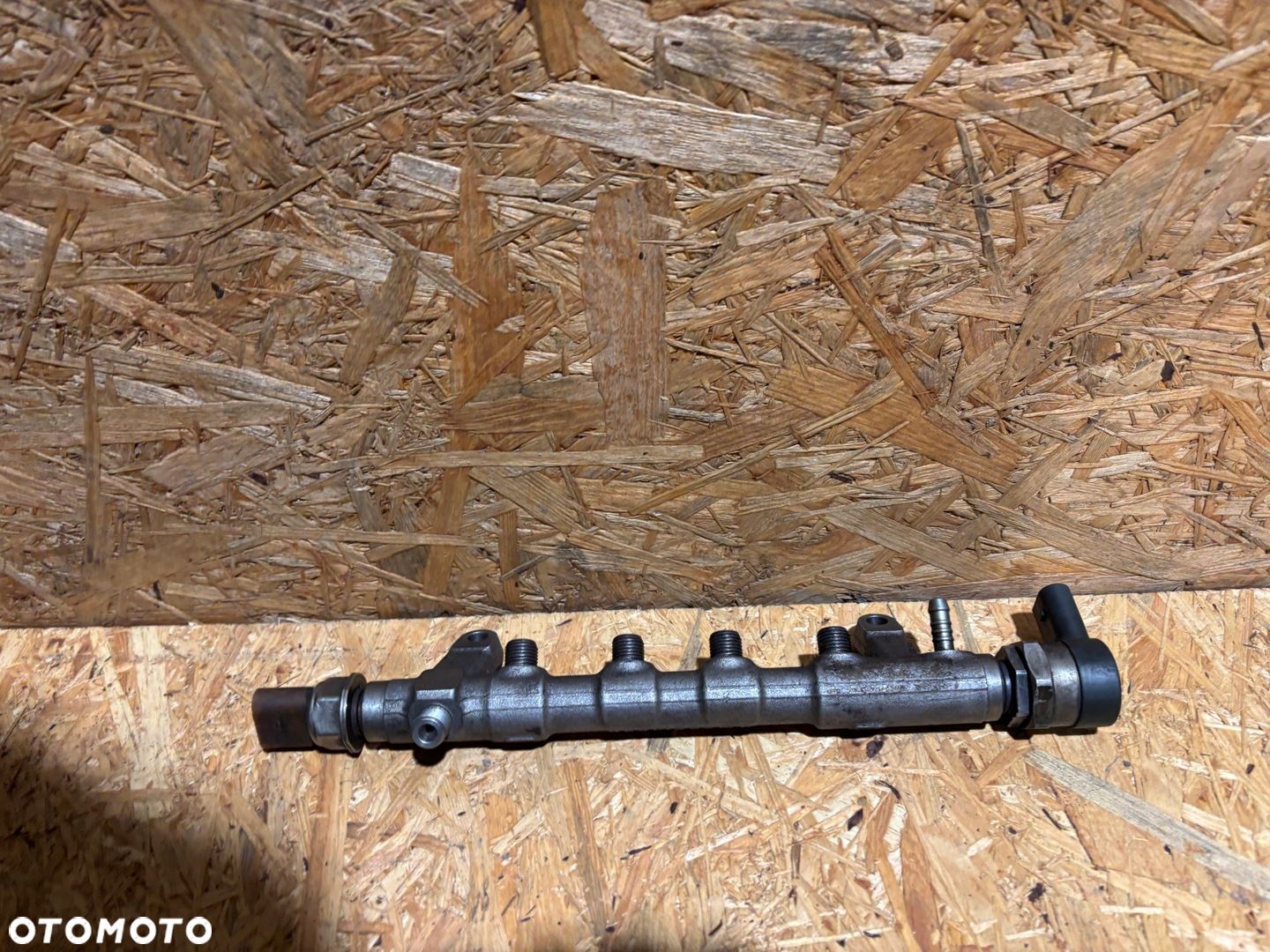 L76 LISTWA WTRYSKOWA AUDI A5 Q3 2.0 TDI R03L125C - 1