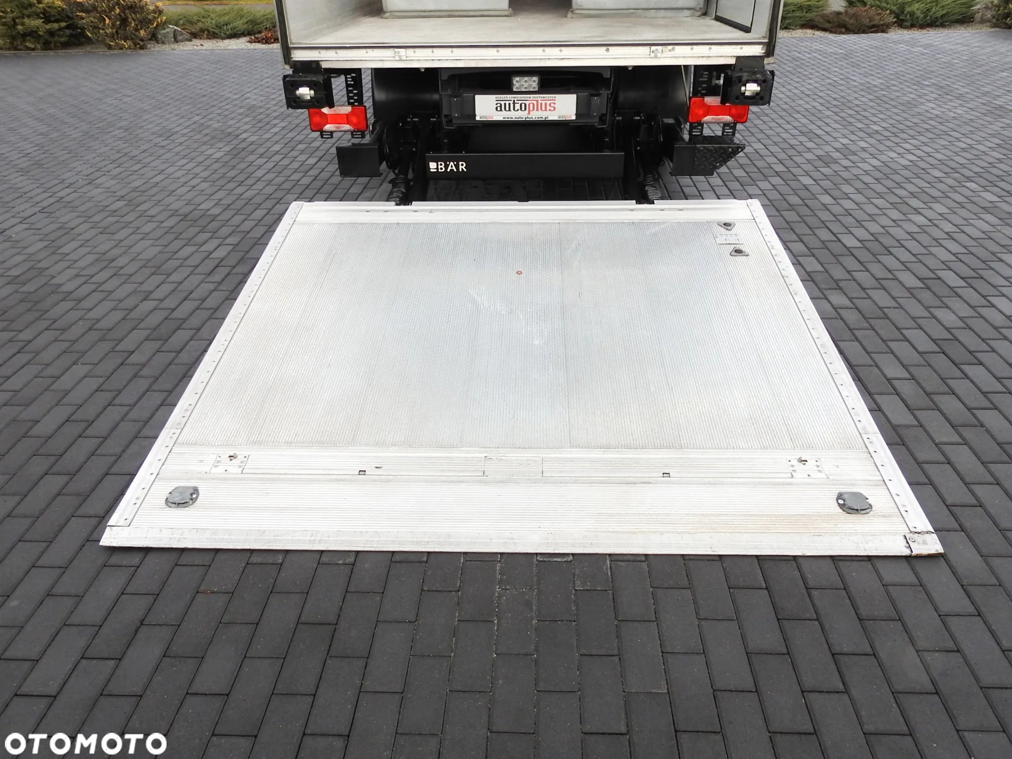 Iveco DAILY 70C17 CHŁODNIA 0*C WINDA 9 PALET ZASILANIE 230V TEMPOMAT KLIMATYZACJA PNEUMATYKA AUTOMAT HI-MATIC BLIŹNIACZE KOŁA 170KM [ 105235 ] - 26